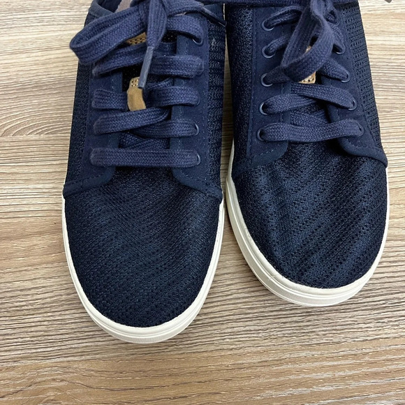 OluKai Pehuea Li Woman’s Size 7 Sneaker Pavement Grey - Picture 2 of 9